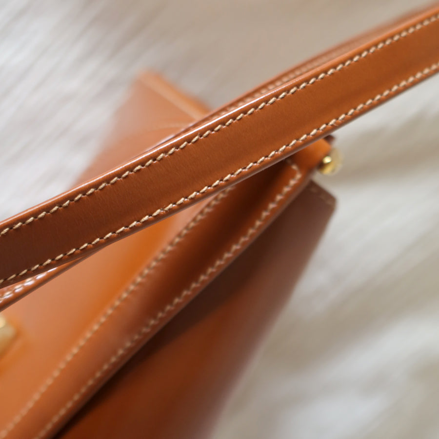 Gucci Vintage Caramel Brown Leather Gold GG Bow Origami Shoulder Flap Bag