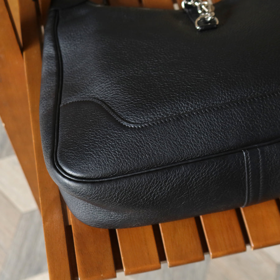 Hermès Vintage '90s Black Clemence Leather Trim II 31 Shoulder Bag