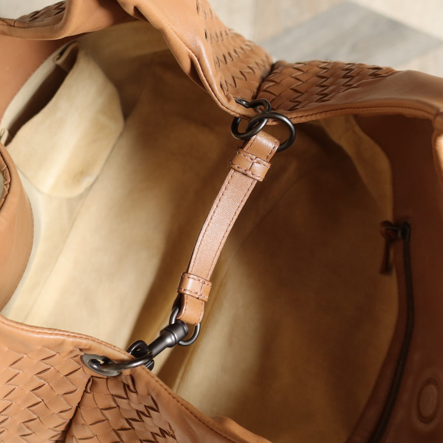 Bottega Veneta Vintage Caramel Brown Intrecciato Campana Hobo Shoulder Bag M2