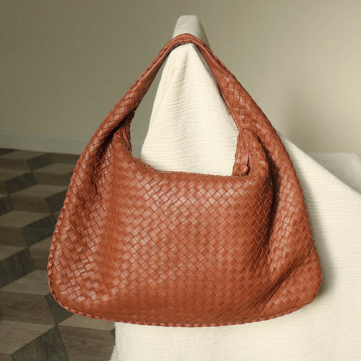 Bottega Veneta Vintage Coral Brown Intrecciato Weave Large Veneta Hobo Bag