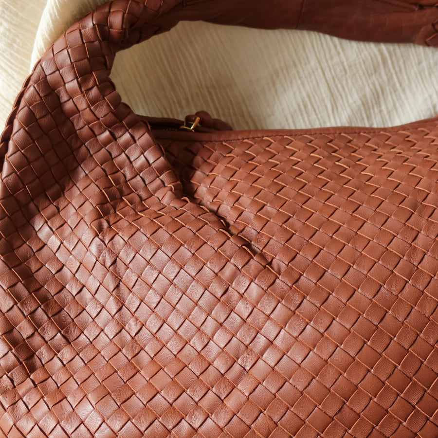Bottega Veneta Vintage Coral Brown Intrecciato Weave Large Veneta Hobo Bag