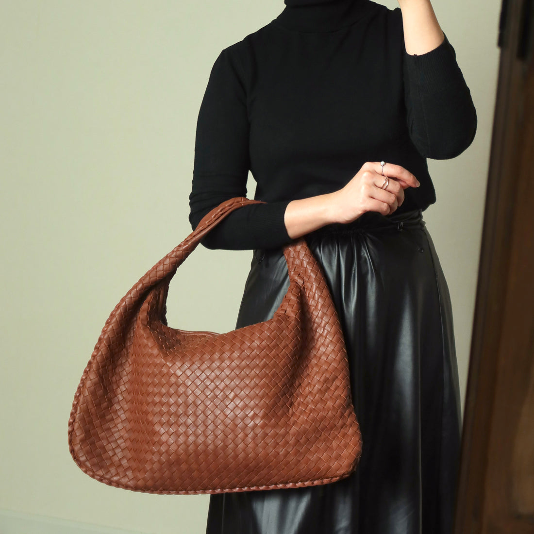 Bottega Veneta Vintage Coral Brown Intrecciato Weave Large Veneta Hobo Bag