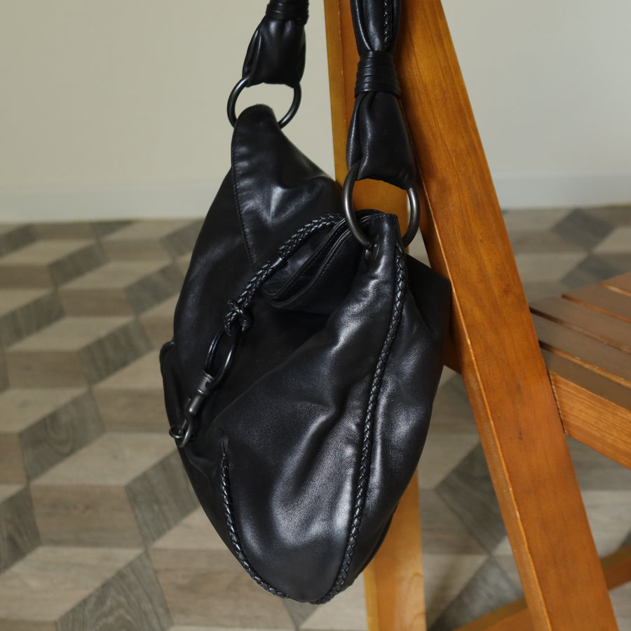 Bottega Veneta Vintage Black Lambskin Leather Ring Hobo One Shoulder Bag