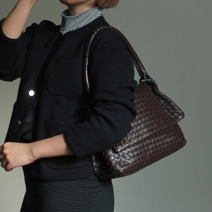 Bottega Veneta Vintage Dark Brown Intrecciato Ring Hobo Shoulder Flap Bag