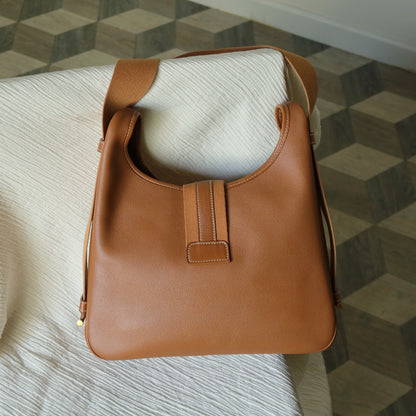 Hermès Vintage '90s Caramel Brown Leather H gold ring Tsako Shoulder Bag