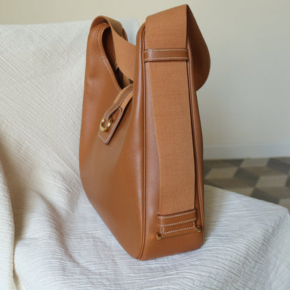 Hermès Vintage '90s Caramel Brown Leather H gold ring Tsako Shoulder Bag