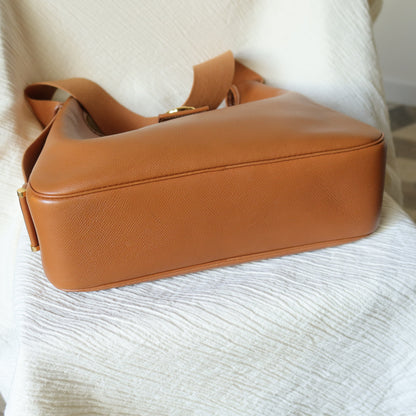 Hermès Vintage '90s Caramel Brown Leather H gold ring Tsako Shoulder Bag