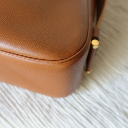 Hermès Vintage '90s Caramel Brown Leather H gold ring Tsako Shoulder Bag