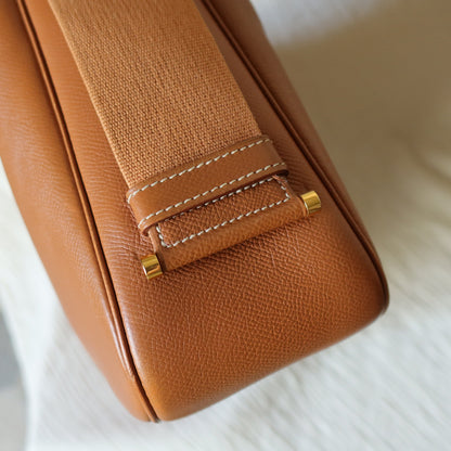 Hermès Vintage '90s Caramel Brown Leather H gold ring Tsako Shoulder Bag