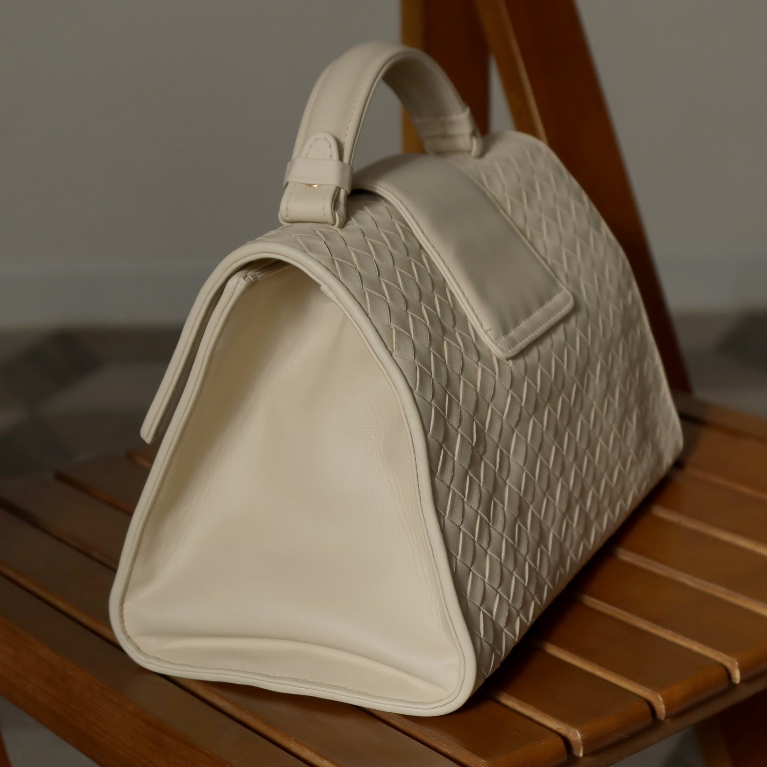 Rare Bottega Veneta Vintage Ivory Intrecciato Weave Leather Classic Bag