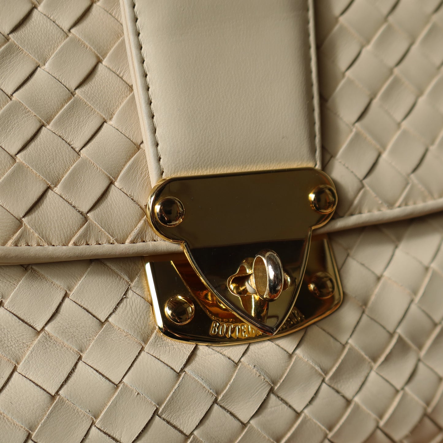 Rare Bottega Veneta Vintage Ivory Intrecciato Weave Leather Classic Bag