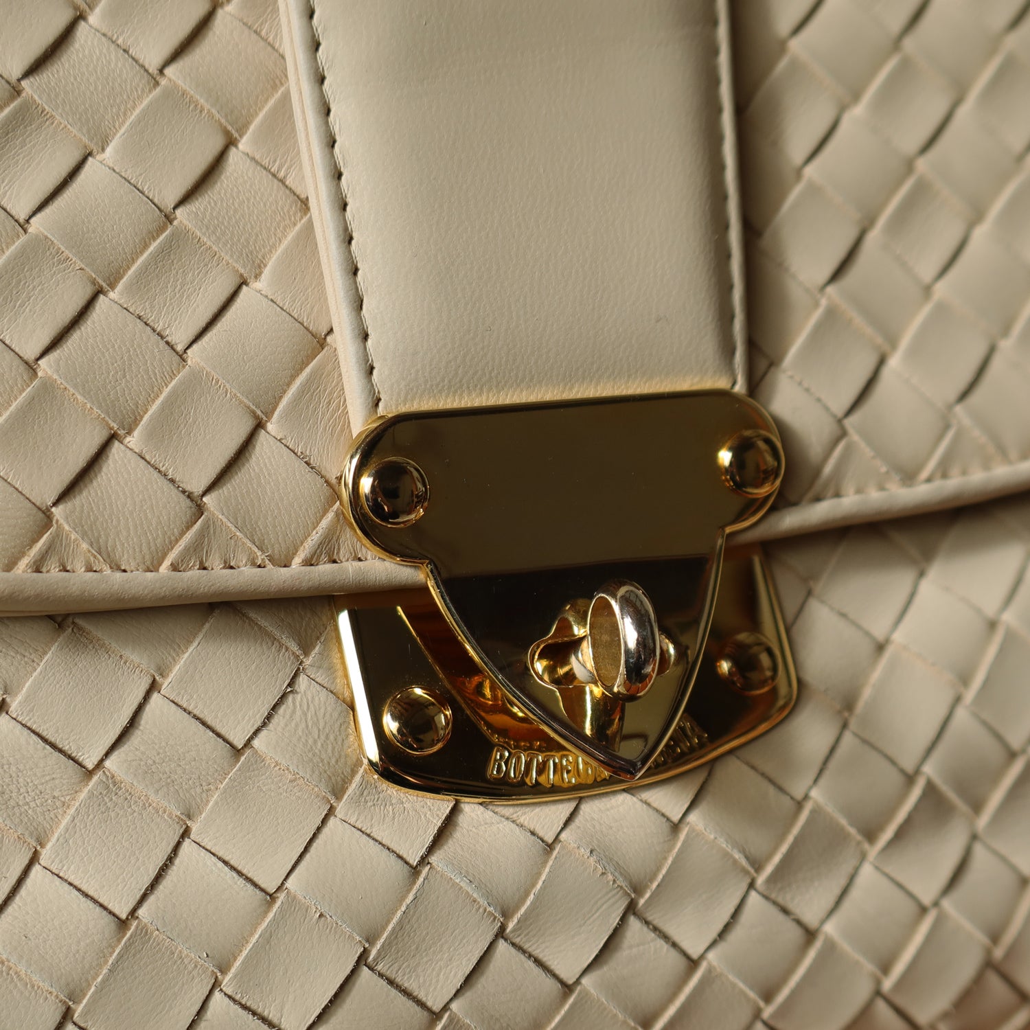 Rare Bottega Veneta Vintage Ivory Intrecciato Weave Leather Classic Bag