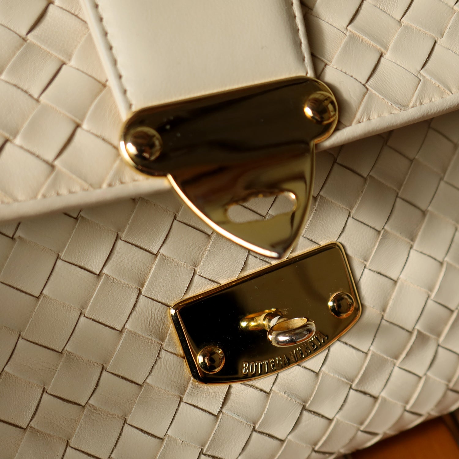 Rare Bottega Veneta Vintage Ivory Intrecciato Weave Leather Classic Bag