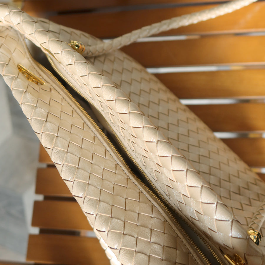 Rare Bottega Veneta Vintage Shimmer Ivory Pearl Intrecciato Braided Strap Shoulder Bag