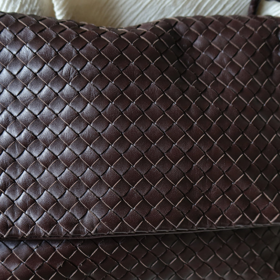 Bottega Veneta Vintage Dark Brown Intrecciato Ring Hobo Shoulder Flap Bag