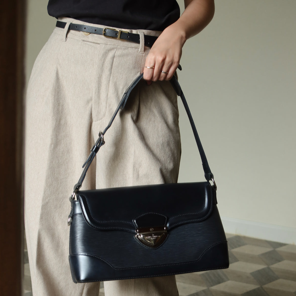Louis Vuitton Vinage Black Epi Leather Beverly Trunk Shoulder Bag
