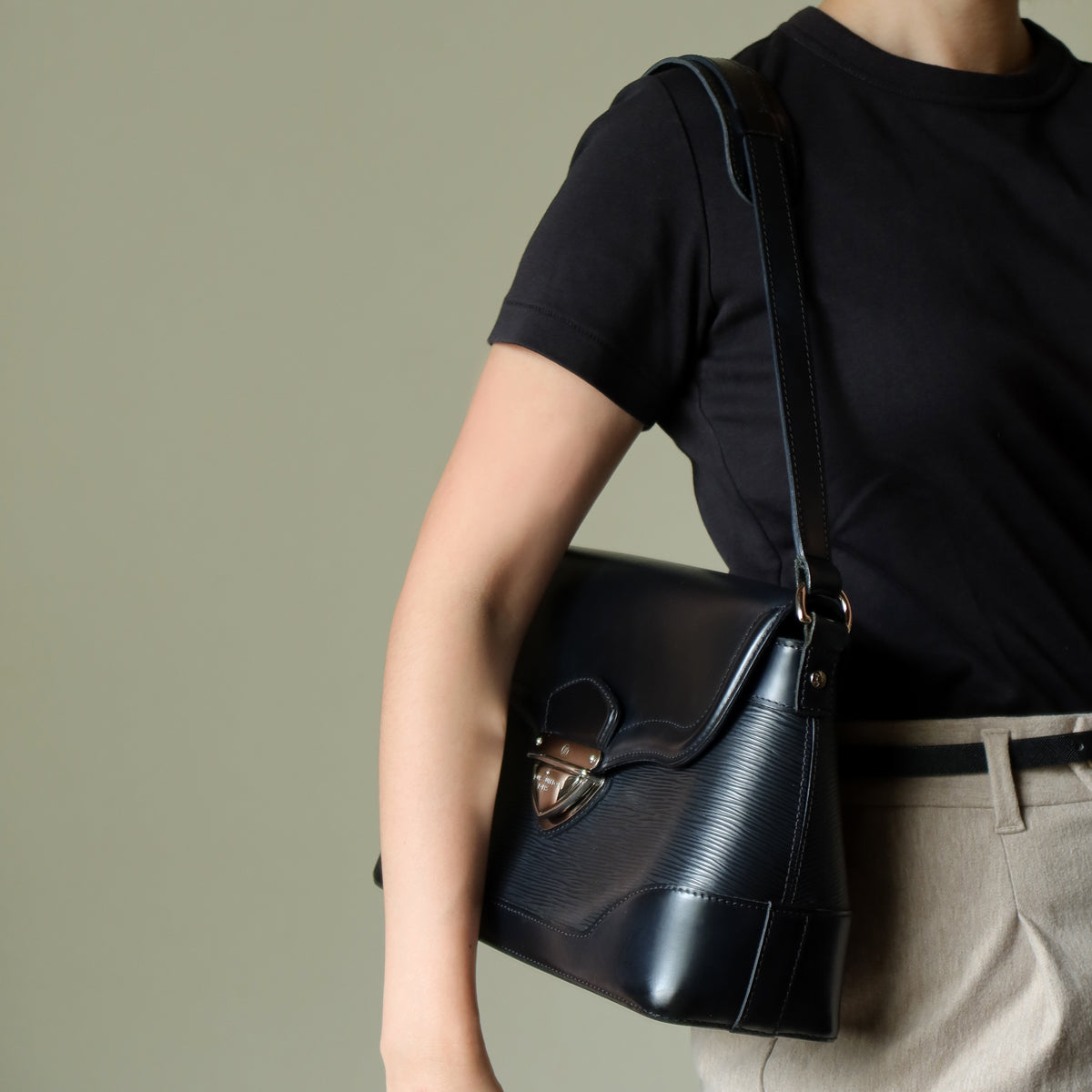 Louis Vuitton Vinage Black Epi Leather Beverly Trunk Shoulder Bag