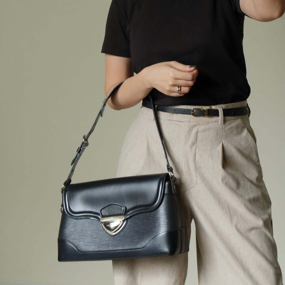 Louis Vuitton Vinage Black Epi Leather Beverly Trunk Shoulder Bag