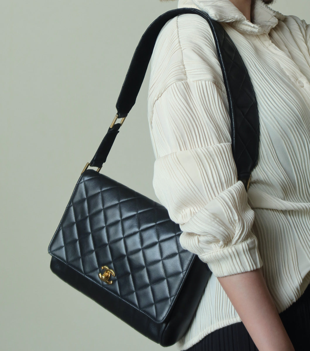 Rare Chanel Vintage Black Lambskin CC Turn Lock Double Quilted Shoulder Bag