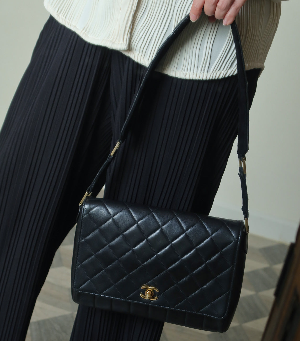 Rare Chanel Vintage Black Lambskin CC Turn Lock Double Quilted Shoulder Bag
