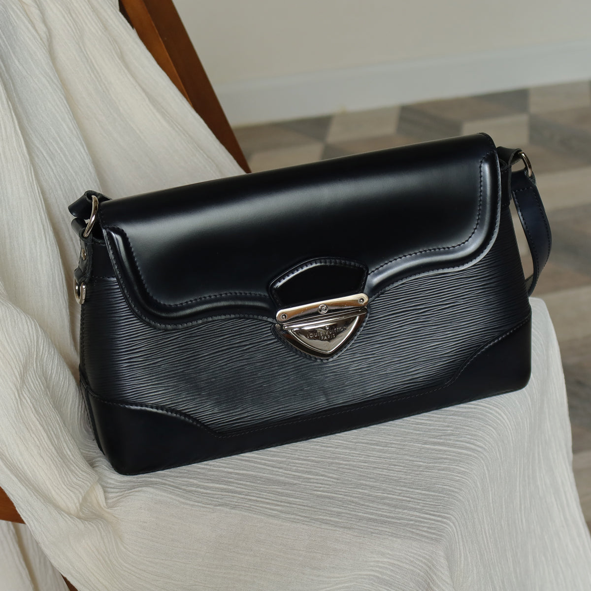 Louis Vuitton Vinage Black Epi Leather Beverly Trunk Shoulder Bag
