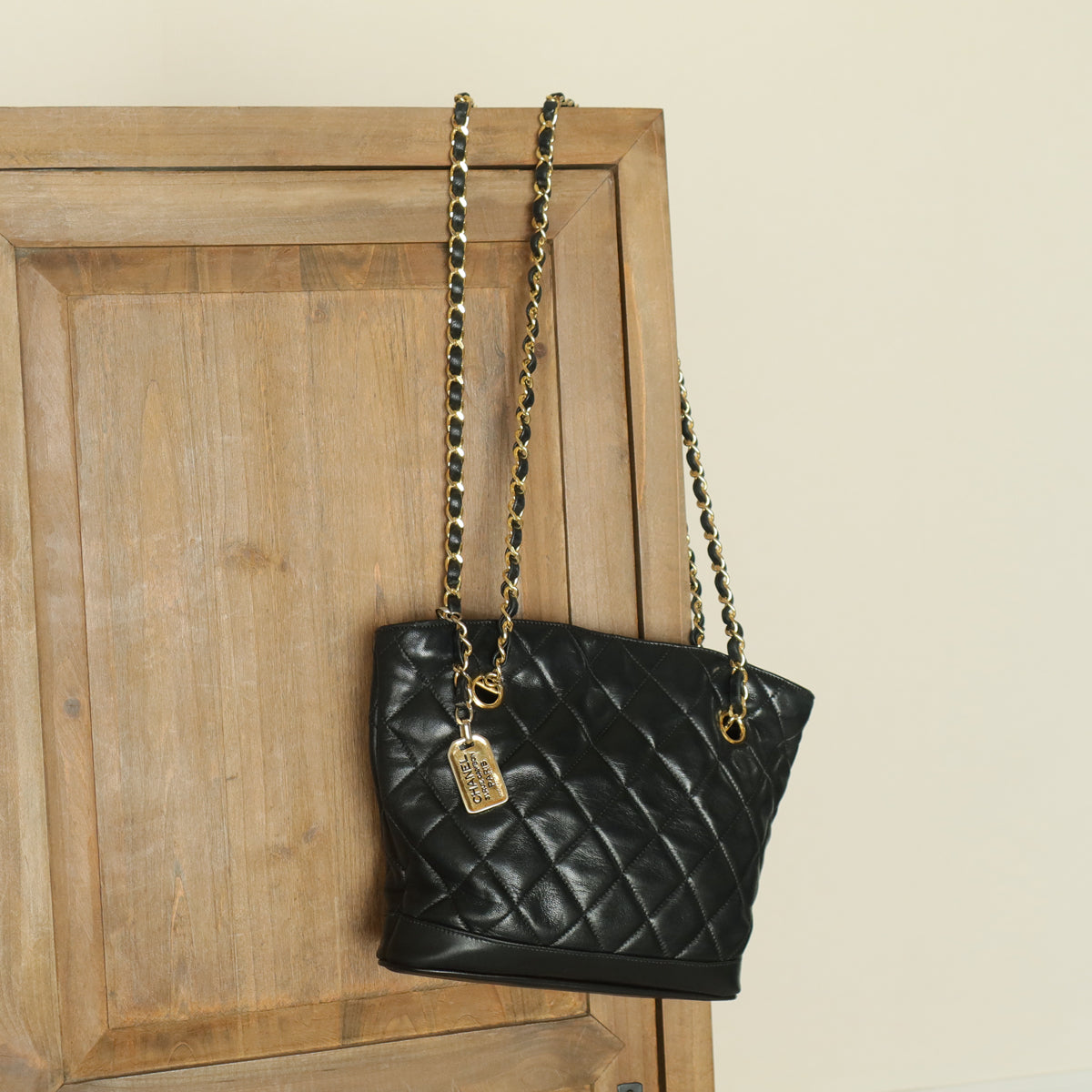 Vintage Chanel Black Lambskin Diamond Quilted CC charm Basket style Shoulder Bag