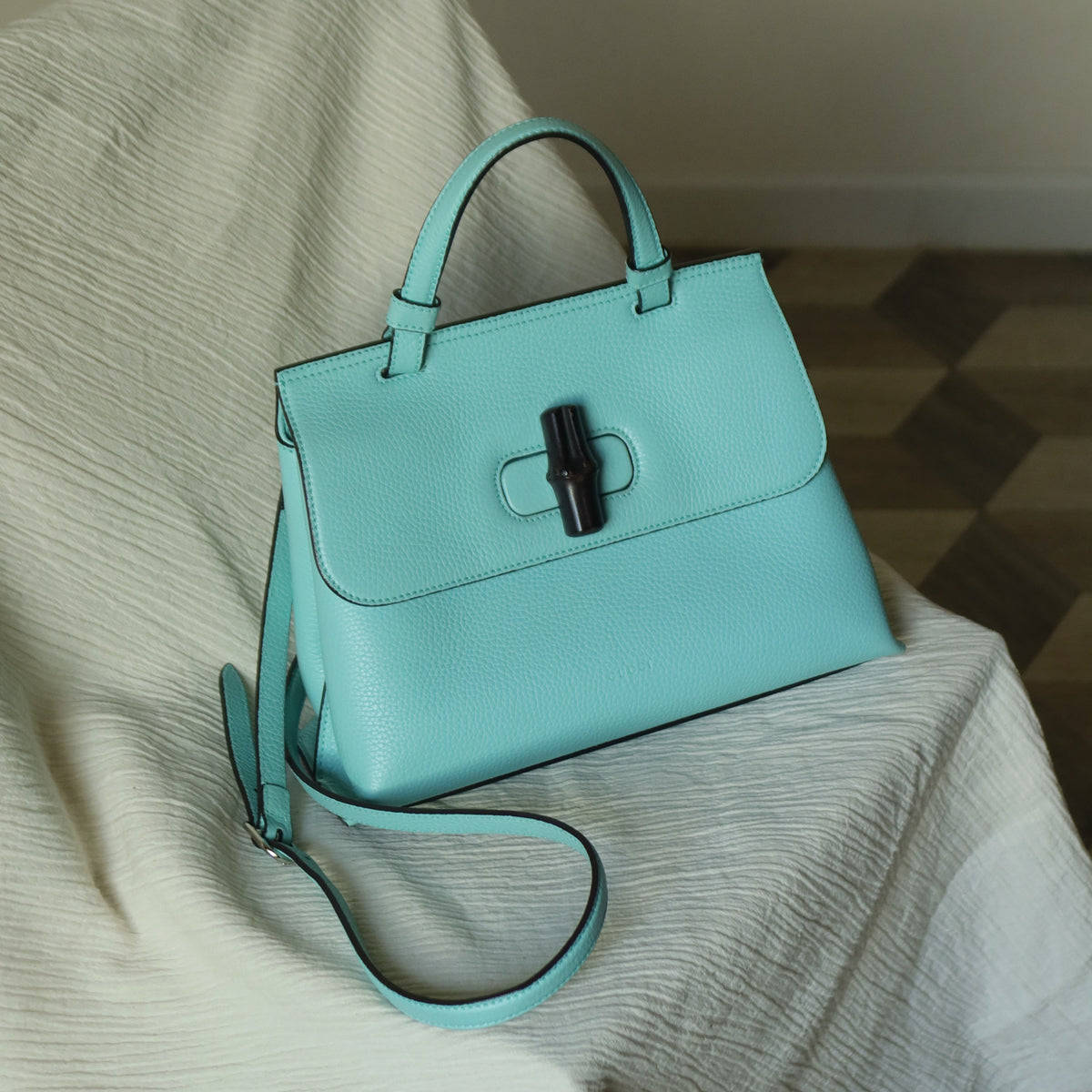 Rare Gucci Vintage Bamboo Turn lock Blue Leather Small 2way Daily Crossbody Bag 2
