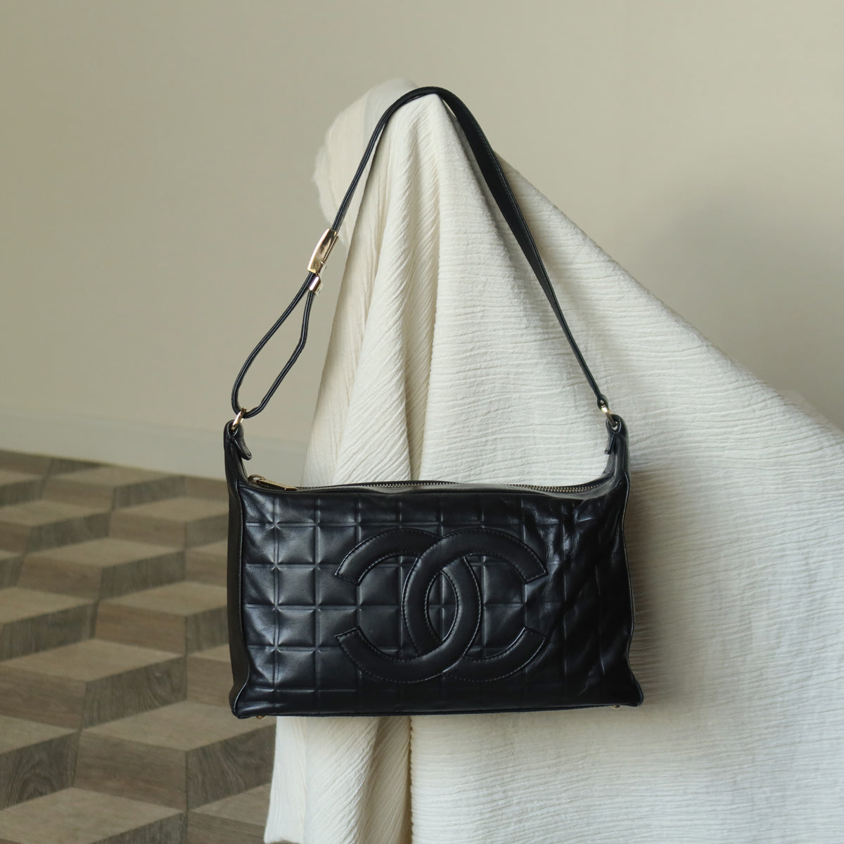 Chanel Vintage Black Quilted Chocolate Bar CC Mark Shoulder Bag Small 3