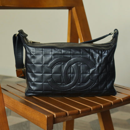 Chanel Vintage Black Quilted Chocolate Bar CC Mark Shoulder Bag Small 3