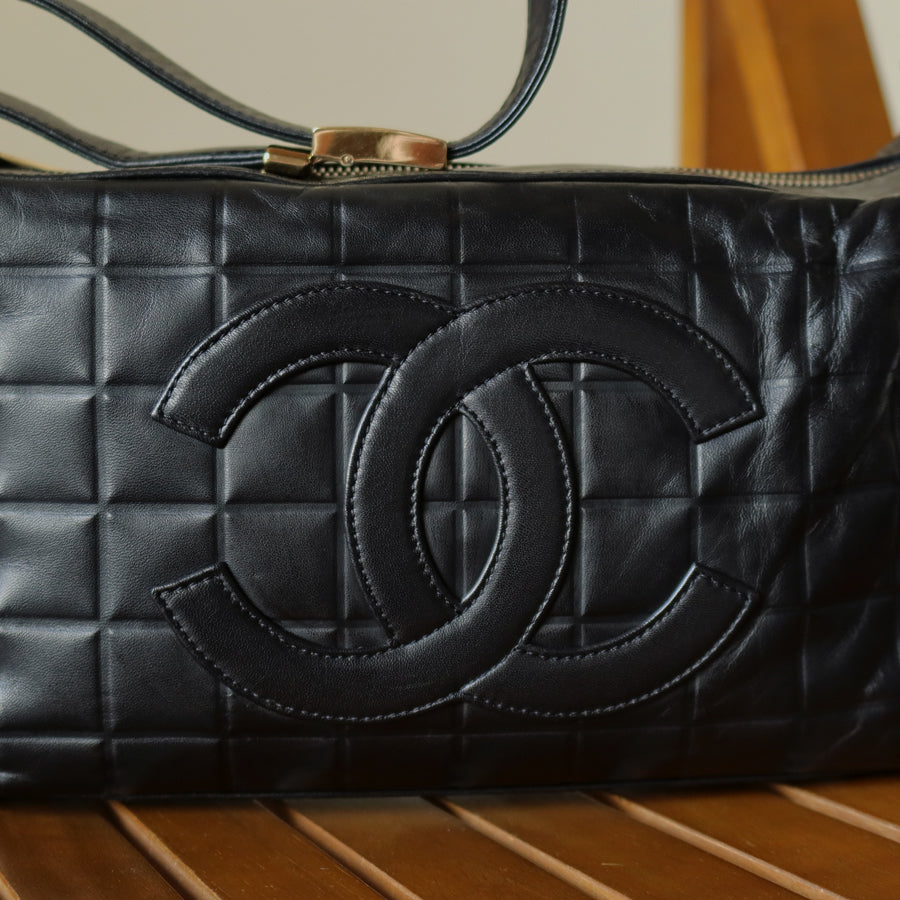 Chanel Vintage Black Quilted Chocolate Bar CC Mark Shoulder Bag Small 3