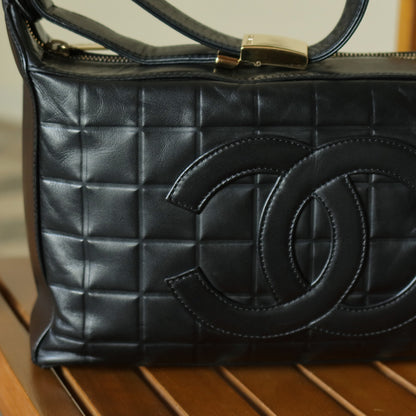 Chanel Vintage Black Quilted Chocolate Bar CC Mark Shoulder Bag Small 3