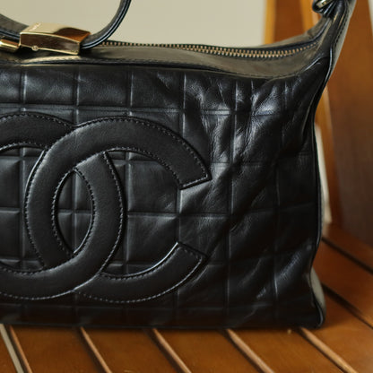 Chanel Vintage Black Quilted Chocolate Bar CC Mark Shoulder Bag Small 3