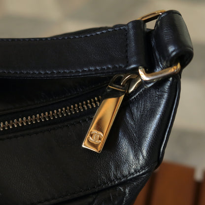 Chanel Vintage Black Quilted Chocolate Bar CC Mark Shoulder Bag Small 3
