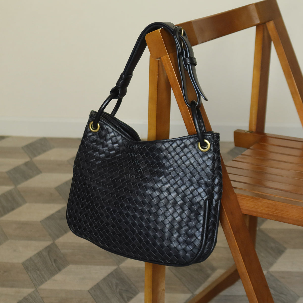 Bottega Veneta Vintage Black Intrecciato Ring Hobo Belt Strap Shoulder Bag