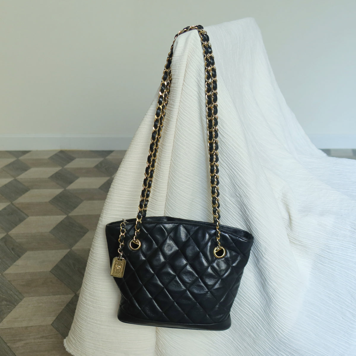 Vintage Chanel Black Lambskin Diamond Quilted CC charm Basket style Shoulder Bag