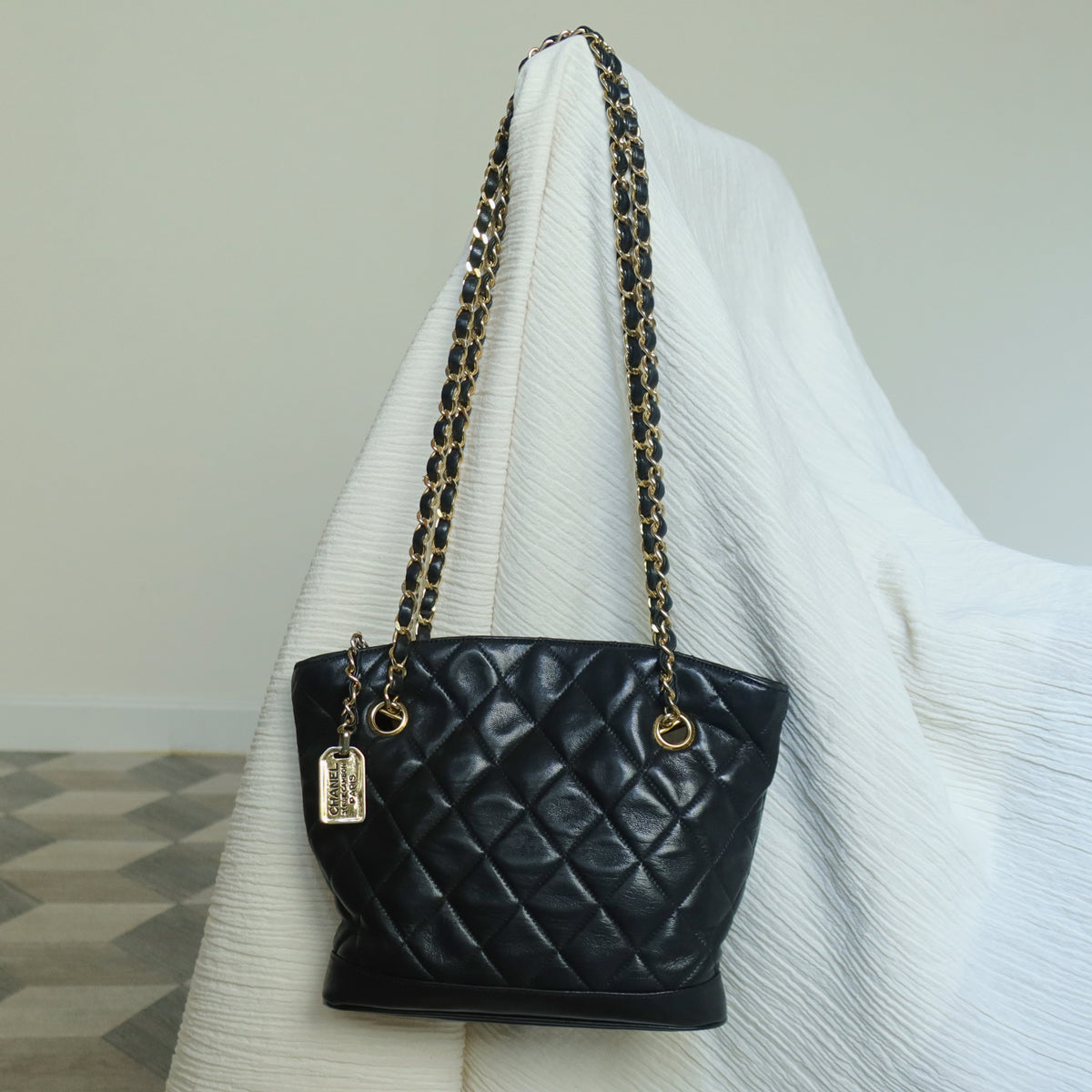 Vintage Chanel Black Lambskin Diamond Quilted CC charm Basket style Shoulder Bag