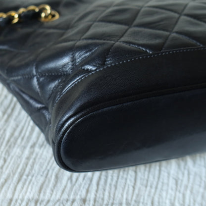 Vintage Chanel Black Lambskin Diamond Quilted CC charm Basket style Shoulder Bag