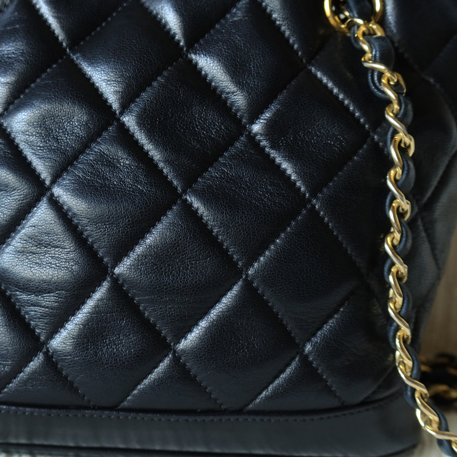 Vintage Chanel Black Lambskin Diamond Quilted CC charm Basket style Shoulder Bag