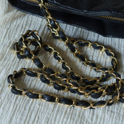Vintage Chanel Black Lambskin Diamond Quilted CC charm Basket style Shoulder Bag