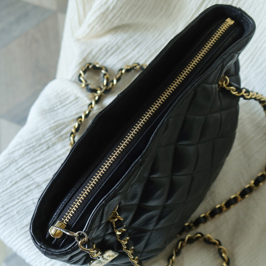 Vintage Chanel Black Lambskin Diamond Quilted CC charm Basket style Shoulder Bag