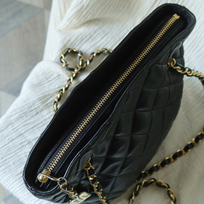 Vintage Chanel Black Lambskin Diamond Quilted CC charm Basket style Shoulder Bag