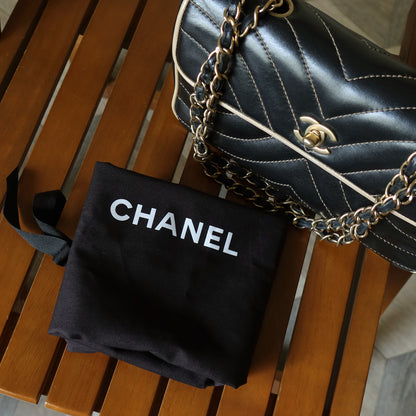 Vintage Chanel Two Tone Chervon wave stitching CC Turn lock Classic Flap Bag
