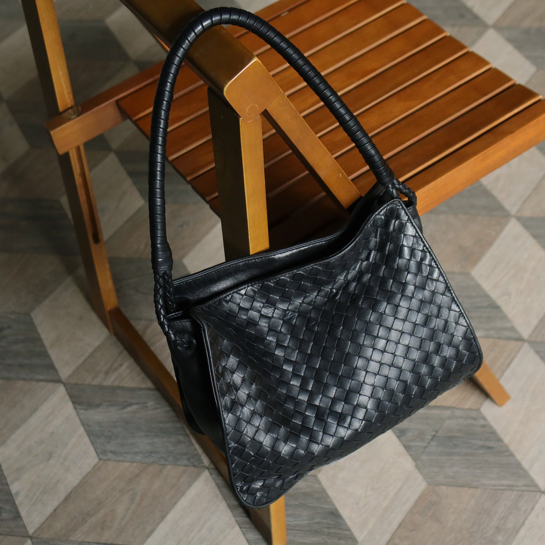 Bottega Veneta Vintage Black Intrecciato Ring Braided Strap Shoulder Bag