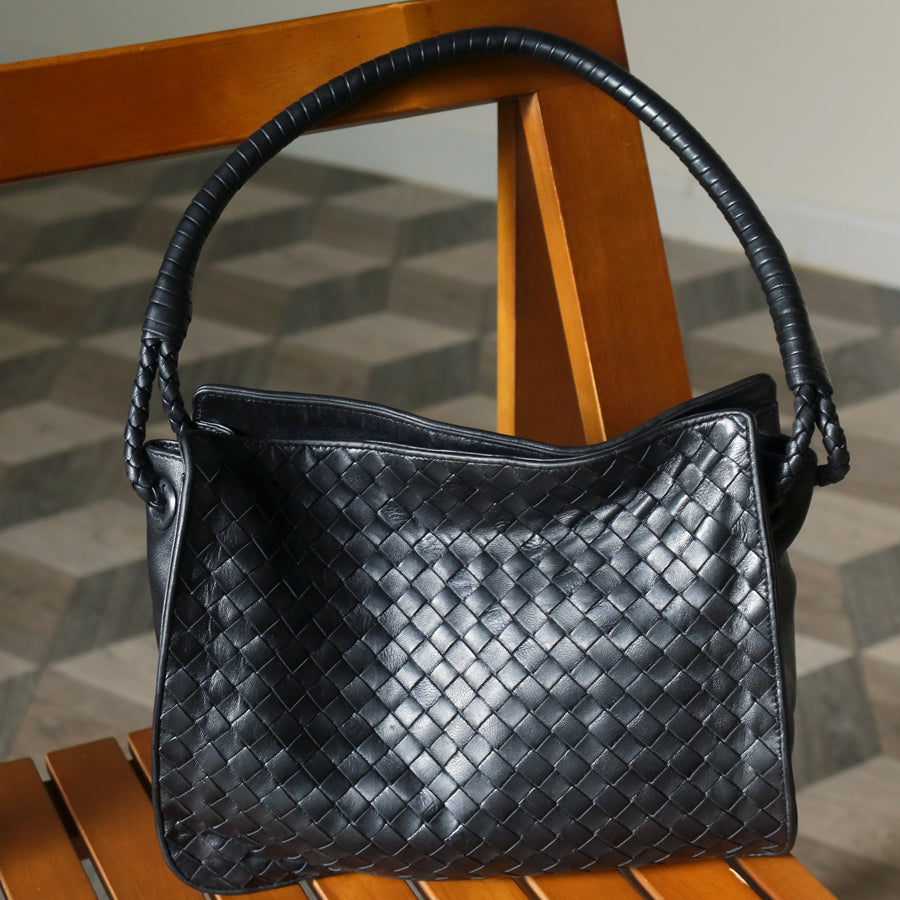 Bottega Veneta Vintage Black Intrecciato Ring Braided Strap Shoulder Bag