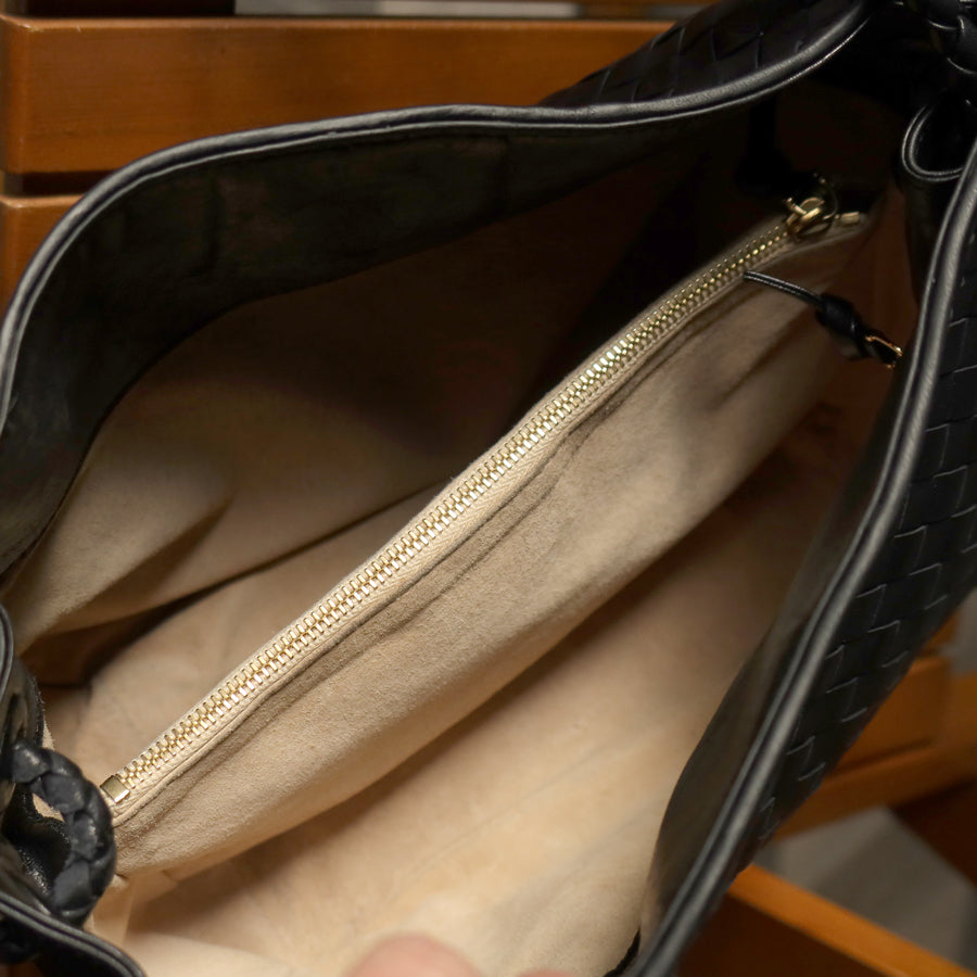 Bottega Veneta Vintage Black Intrecciato Ring Braided Strap Shoulder Bag