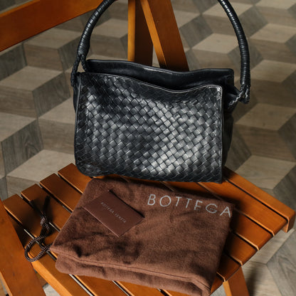 Bottega Veneta Vintage Black Intrecciato Ring Braided Strap Shoulder Bag