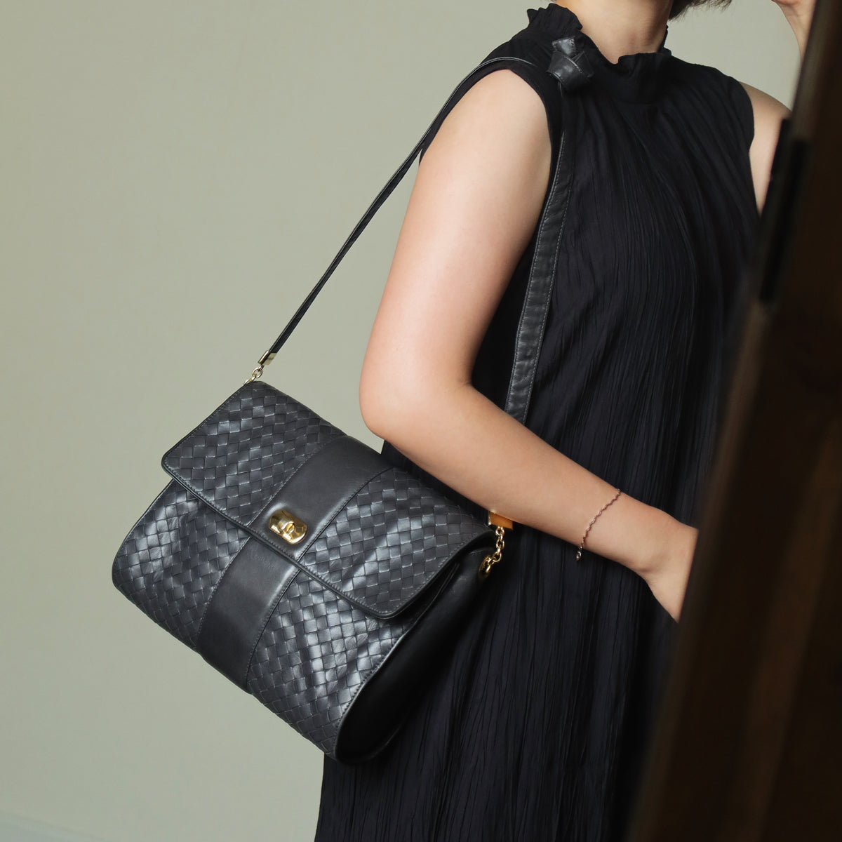 Bottega Veneta Vintage Dusty Navy Intrecciato Leather Turn Lock 2way Flap Bag