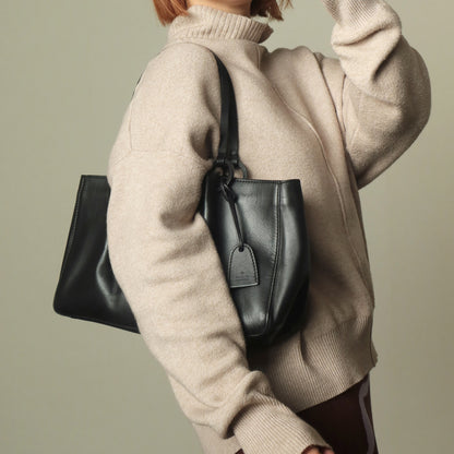 Gucci Vintage Black Leather Daily Tote Shoulder Bag with Gucci Charm M