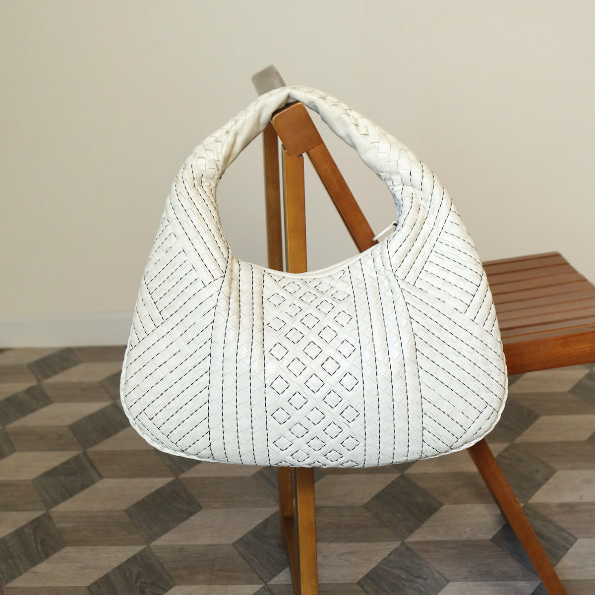 Bottega Veneta Vintage White Navy stitching Intrecciato Veneta Hobo Shoulder Bag
