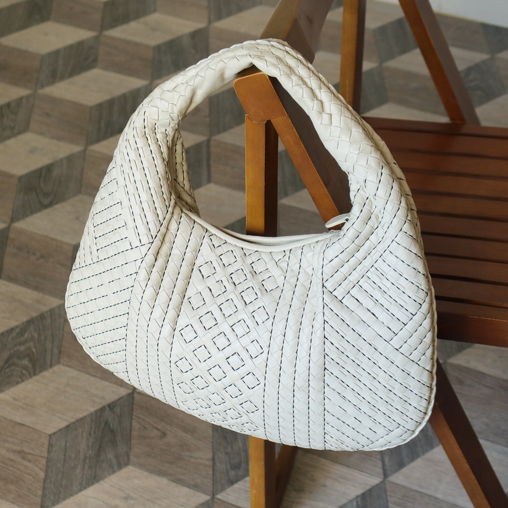 Bottega Veneta Vintage White Navy stitching Intrecciato Veneta Hobo Shoulder Bag